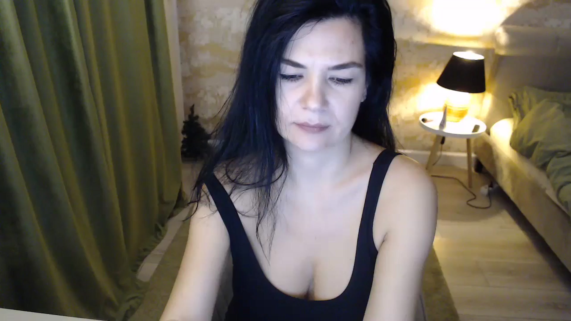 Gallery image thumbnail from Darkella's myfreecams stream on, 12/31/2024, 24:01 image 1 of 20