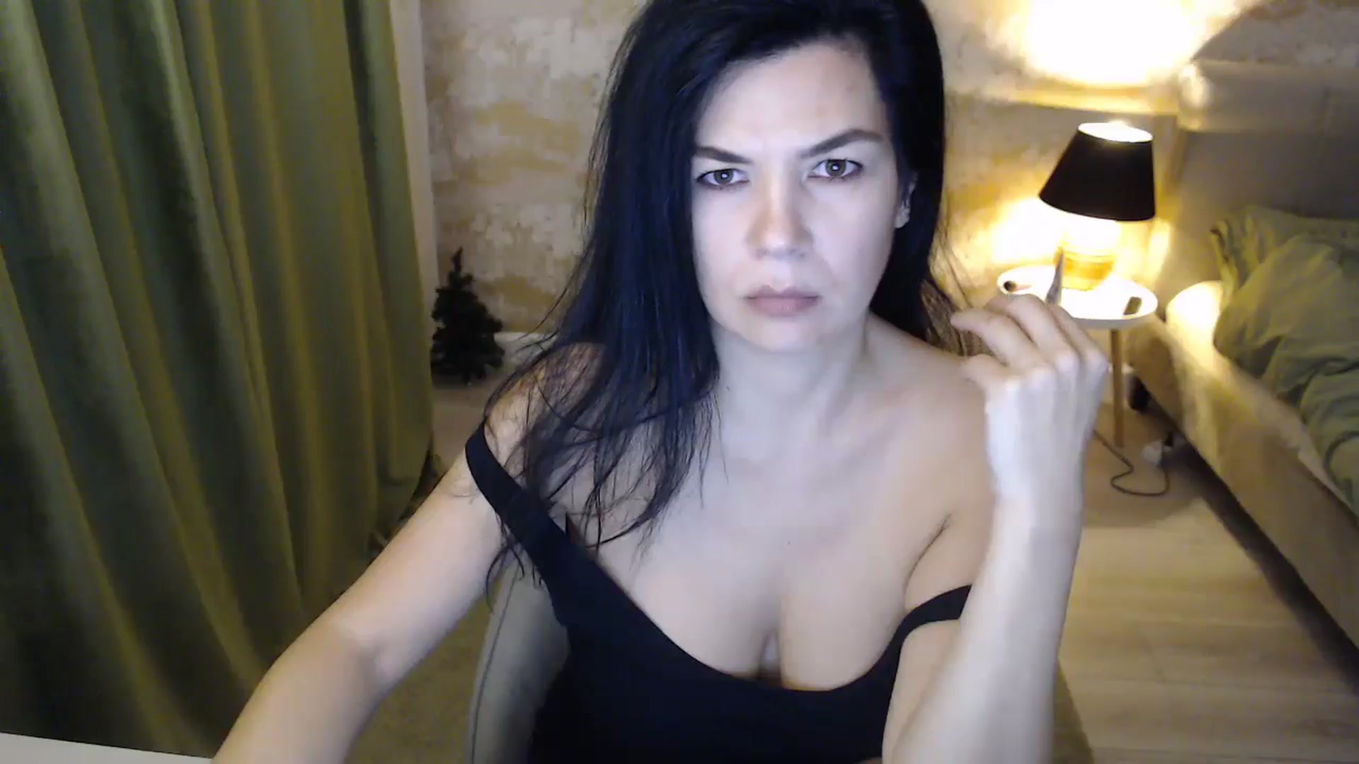 Gallery image thumbnail from Darkella's myfreecams stream on, 12/31/2024, 24:01 image 5 of 20