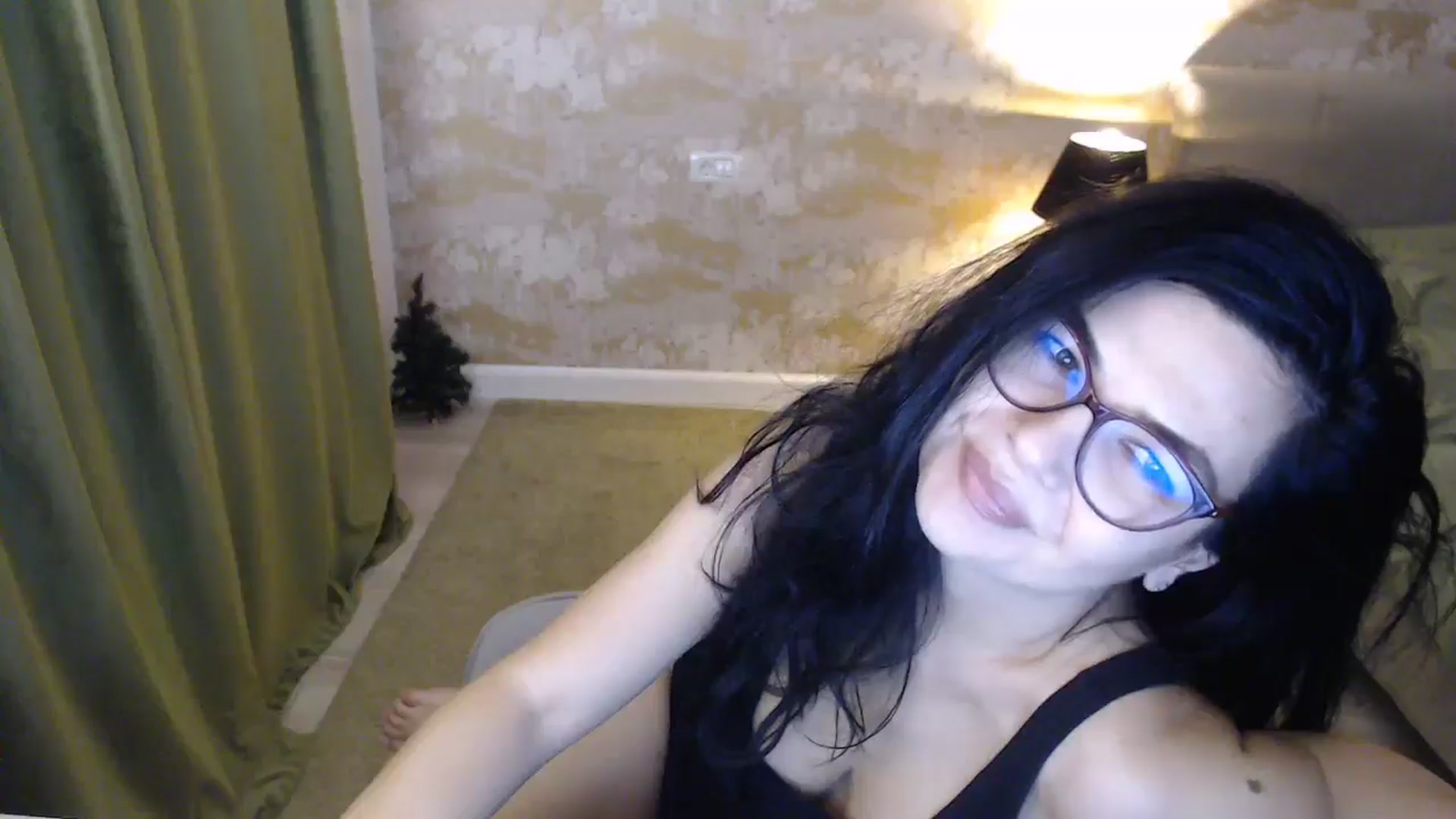 Gallery image thumbnail from Darkella's myfreecams stream on, 12/31/2024, 01:03 image 6 of 20