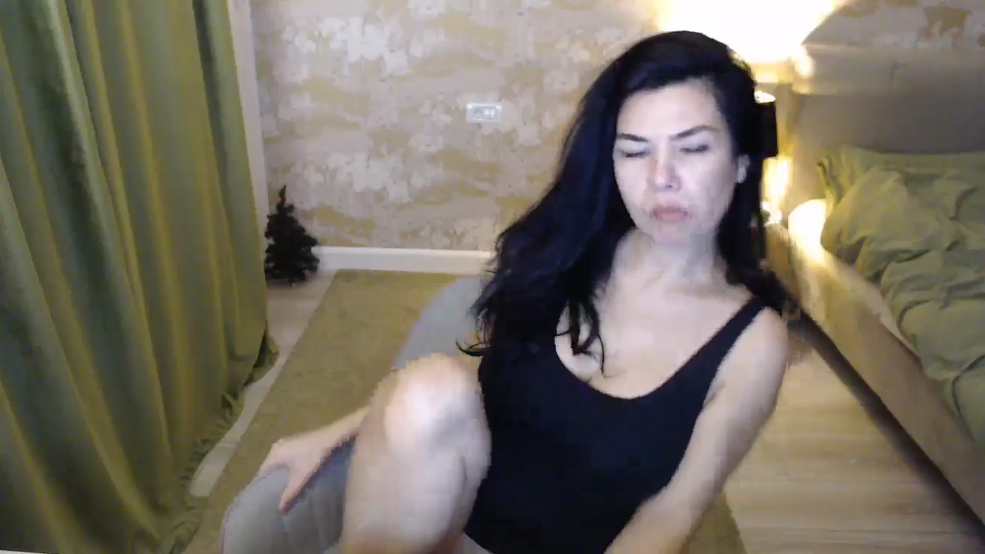 Gallery image thumbnail from Darkella's myfreecams stream on, 12/31/2024, 02:15 image 4 of 20