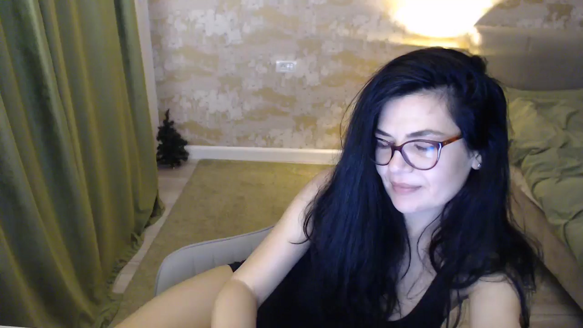 Gallery image thumbnail from Darkella's myfreecams stream on, 12/31/2024, 02:15 image 6 of 20