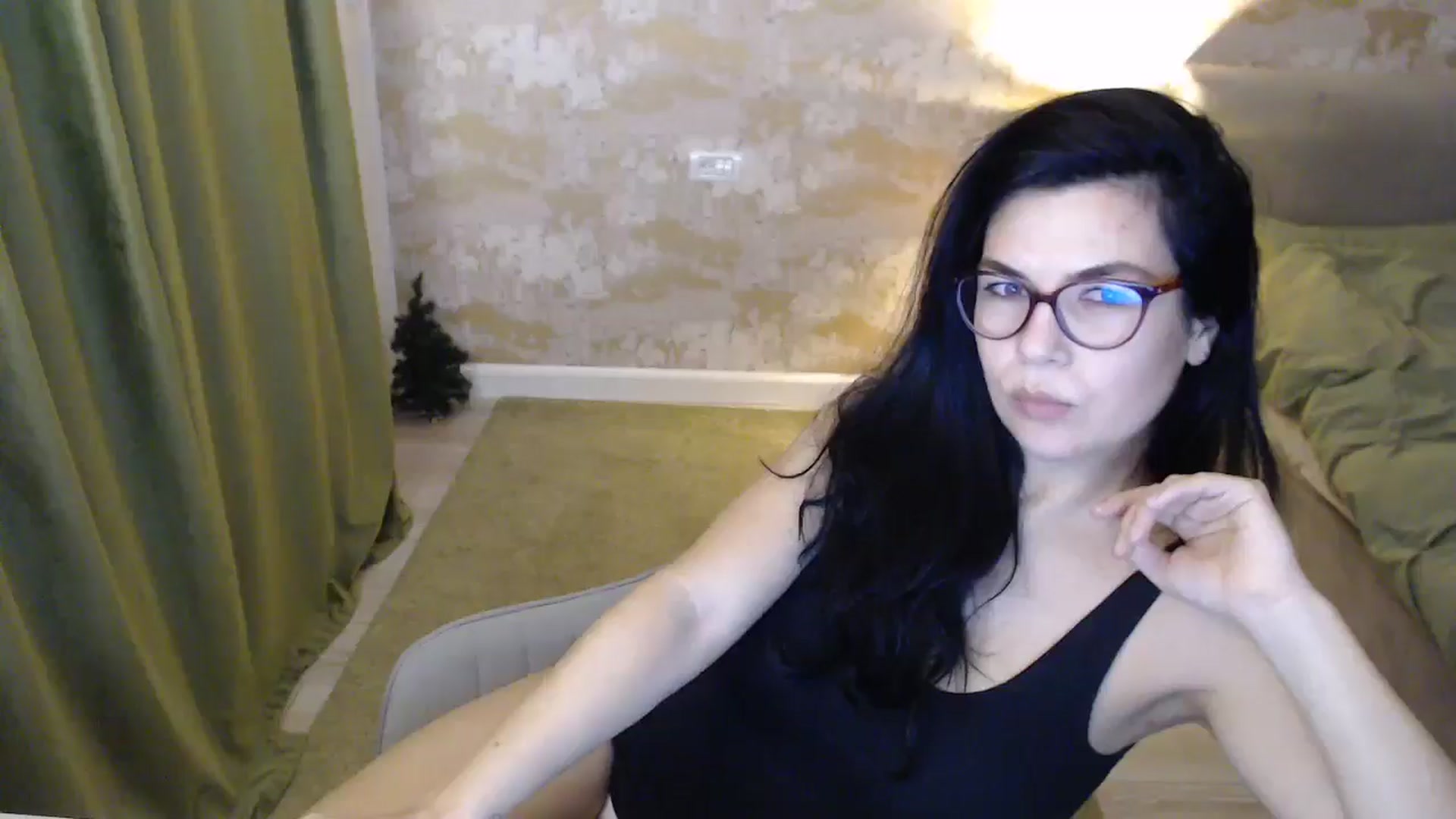 Gallery image thumbnail from Darkella's myfreecams stream on, 12/31/2024, 02:15 image 5 of 20