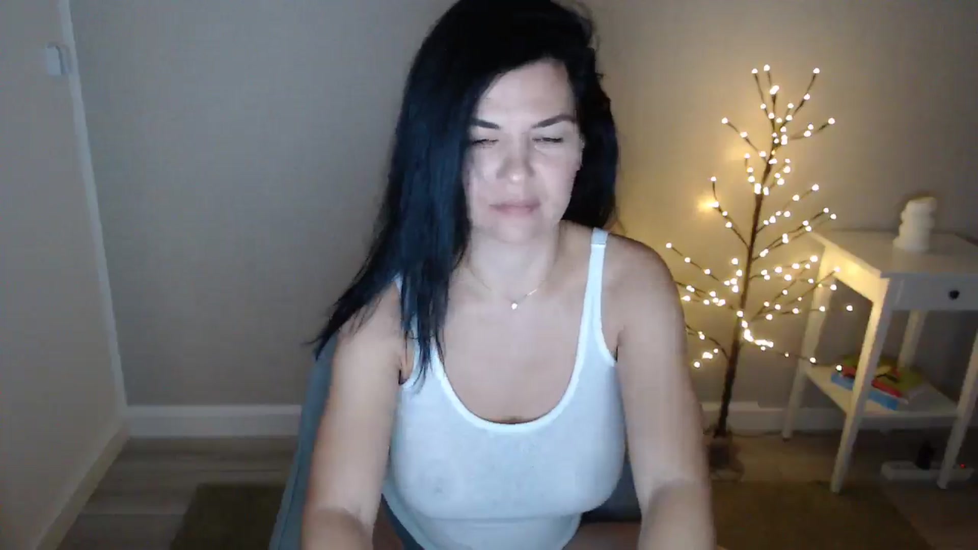 Gallery image thumbnail from Darkella's myfreecams stream on, 01/13/2025, 24:01 image 2 of 20