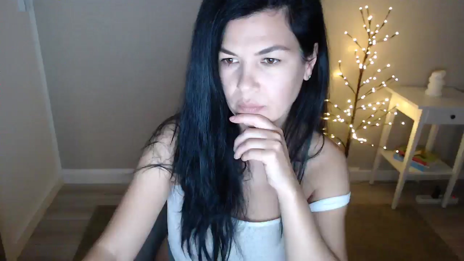 Gallery image thumbnail from Darkella's myfreecams stream on, 01/13/2025, 24:01 image 9 of 20