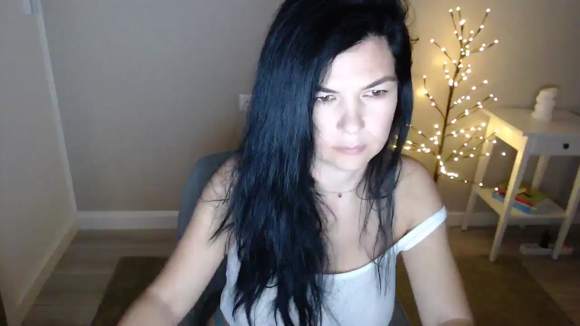 Gallery image thumbnail from Darkella's myfreecams stream on, 01/13/2025, 24:01 image 10 of 20