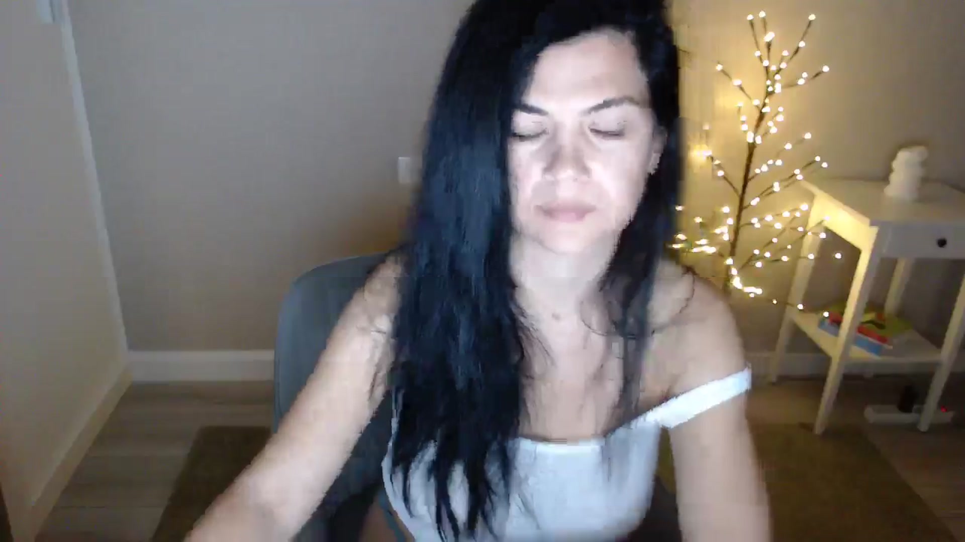 Gallery image thumbnail from Darkella's myfreecams stream on, 01/13/2025, 24:01 image 12 of 20