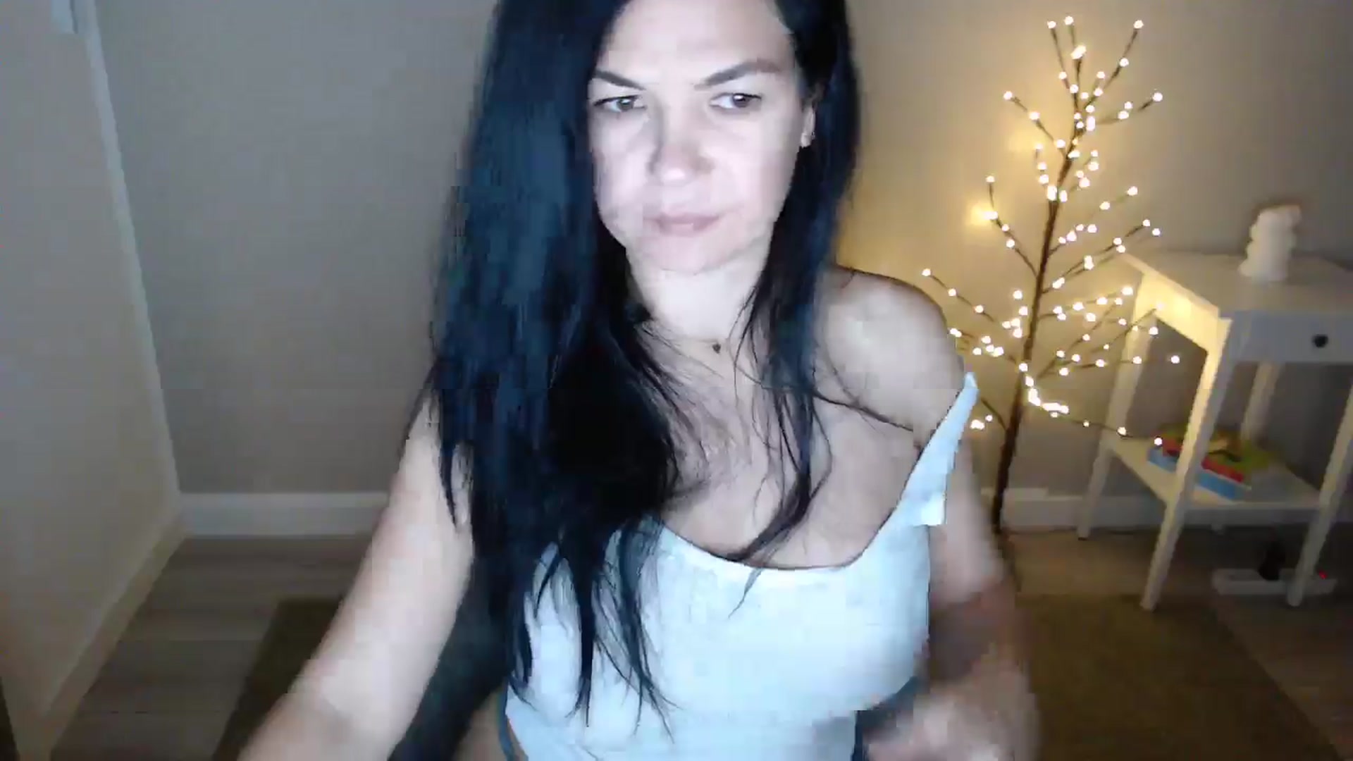 Gallery image thumbnail from Darkella's myfreecams stream on, 01/13/2025, 24:01 image 14 of 20
