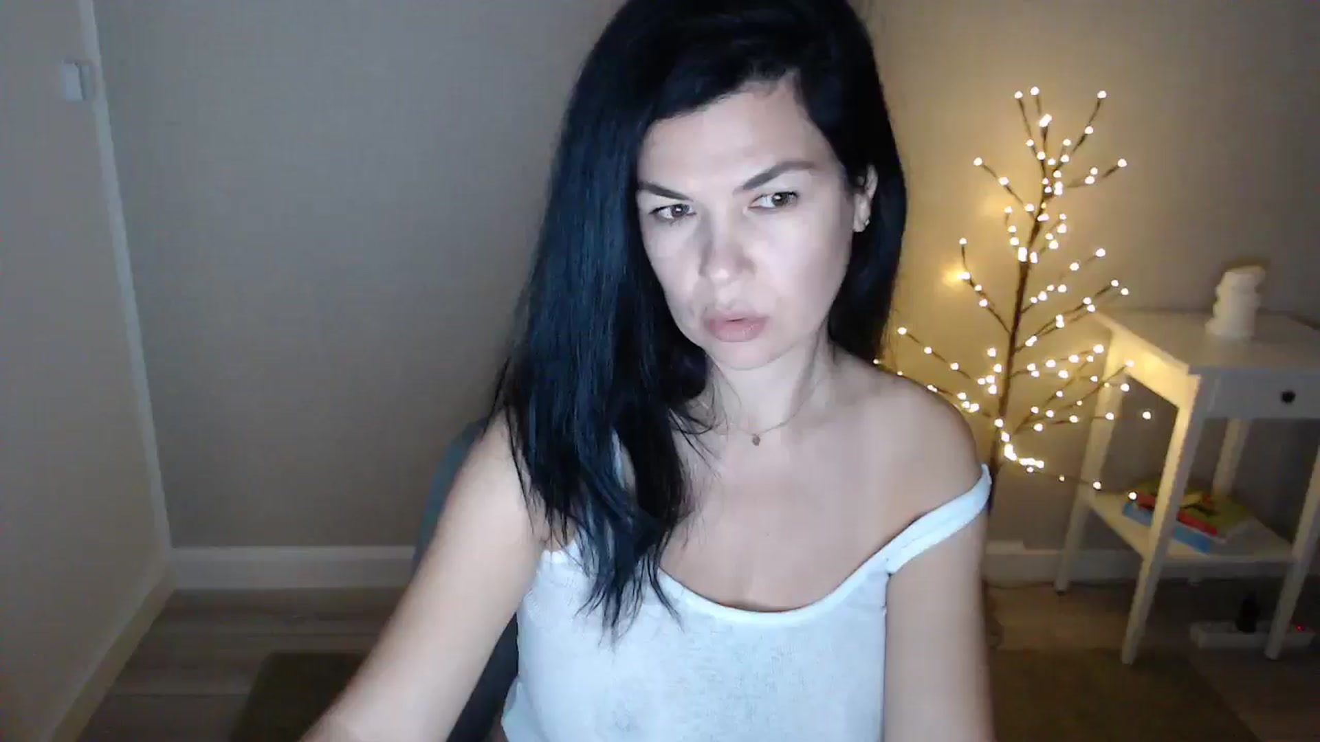Gallery image thumbnail from Darkella's myfreecams stream on, 01/13/2025, 24:01 image 6 of 20