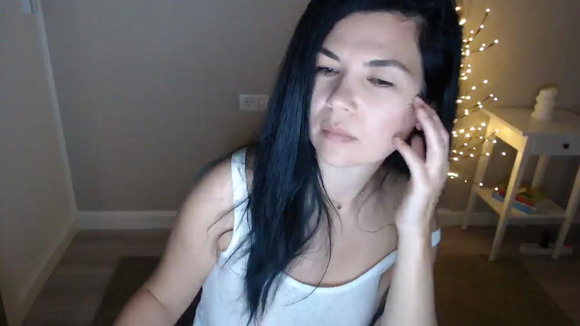 Gallery image thumbnail from Darkella's myfreecams stream on, 01/13/2025, 24:18 image 3 of 20