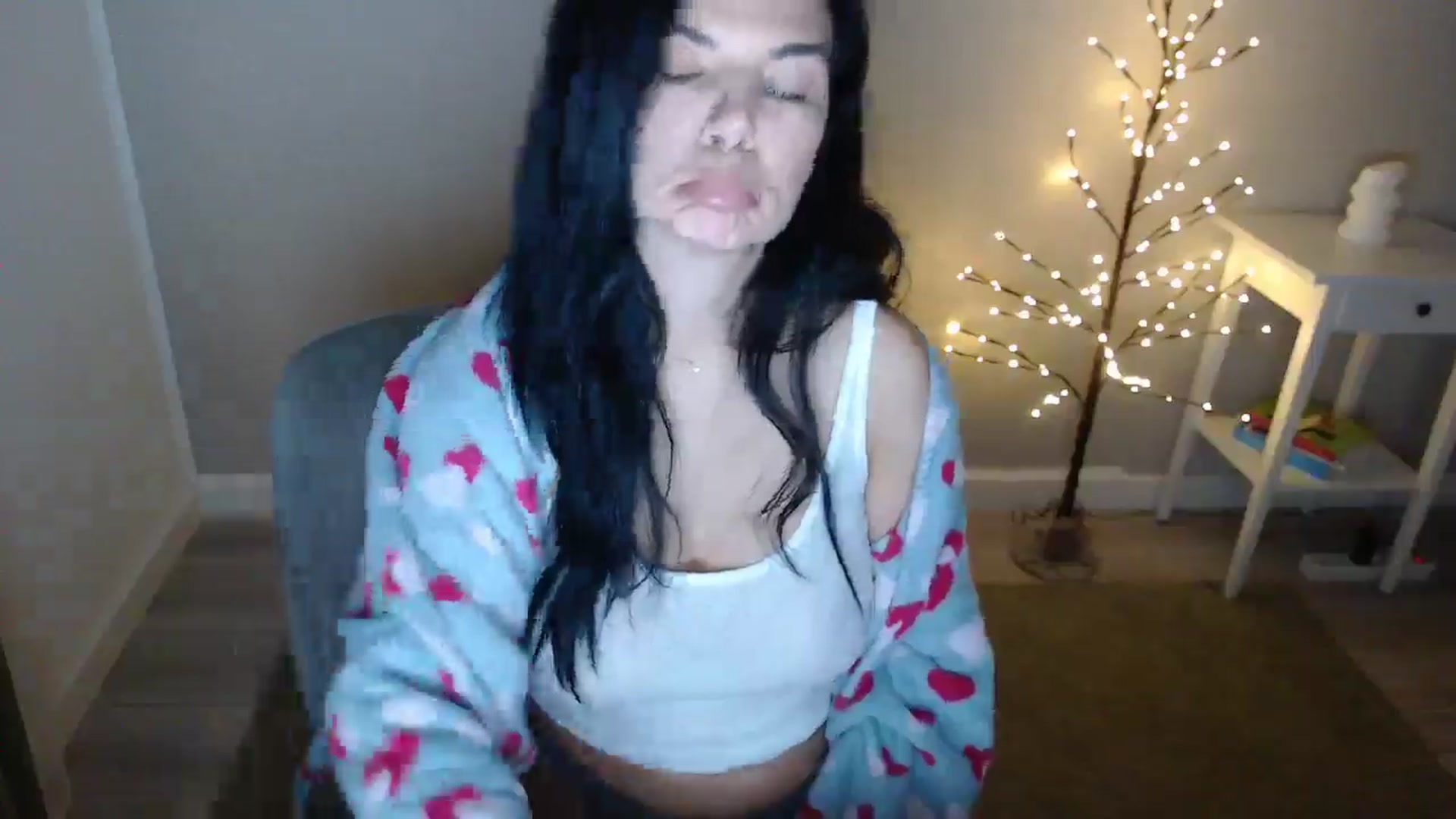 Gallery image thumbnail from Darkella's myfreecams stream on, 01/13/2025, 24:18 image 19 of 20
