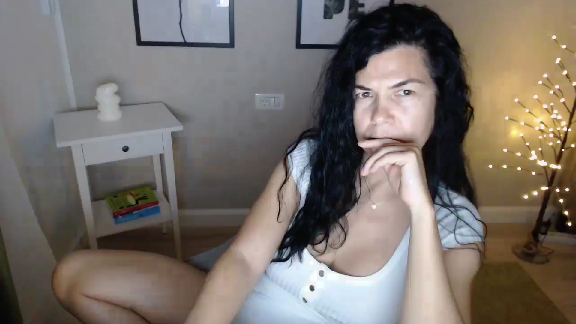 Gallery image thumbnail from Darkella's myfreecams stream on, 01/14/2025, 23:34 image 10 of 20