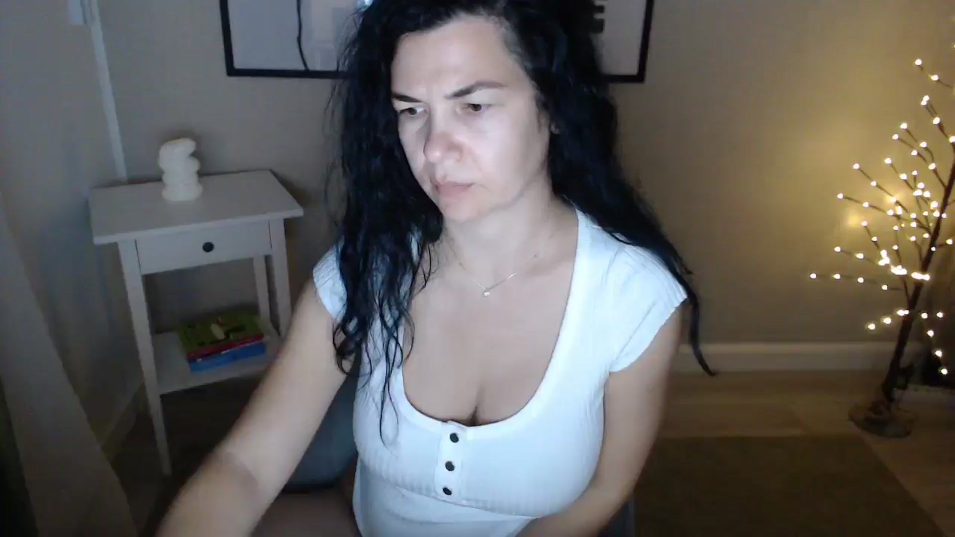 Gallery image thumbnail from Darkella's myfreecams stream on, 01/14/2025, 23:34 image 4 of 20