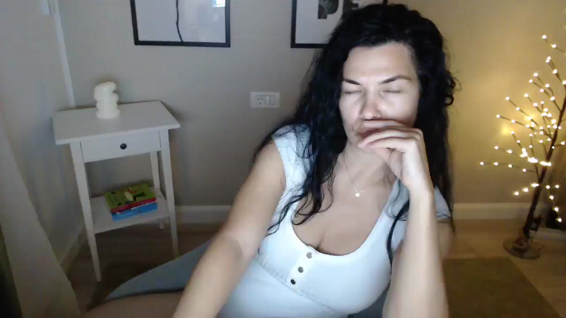 Gallery image thumbnail from Darkella's myfreecams stream on, 01/14/2025, 23:34 image 1 of 20