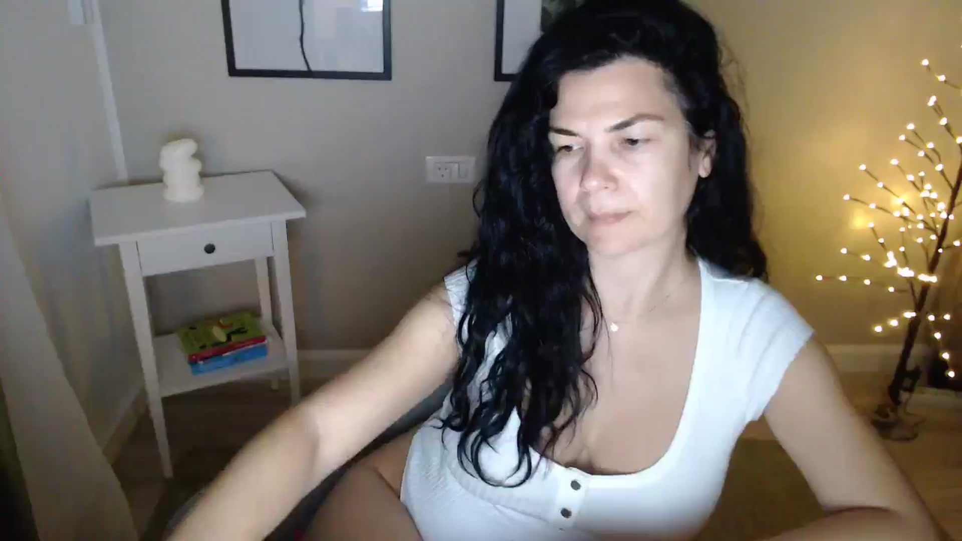 Gallery image thumbnail from Darkella's myfreecams stream on, 01/14/2025, 23:34 image 12 of 20