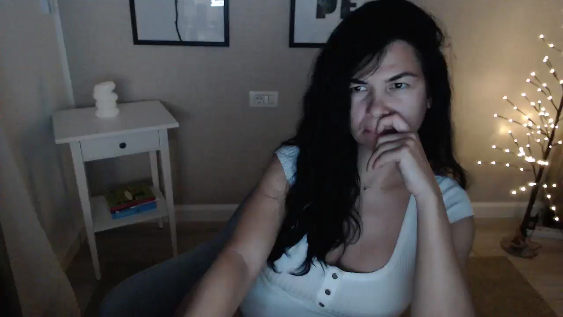 Gallery image thumbnail from Darkella's myfreecams stream on, 01/14/2025, 23:34 image 19 of 20