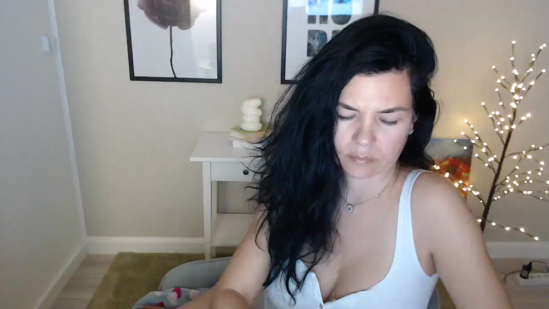 Gallery image thumbnail from Darkella's myfreecams stream on, 01/17/2025, 01:01 image 17 of 20