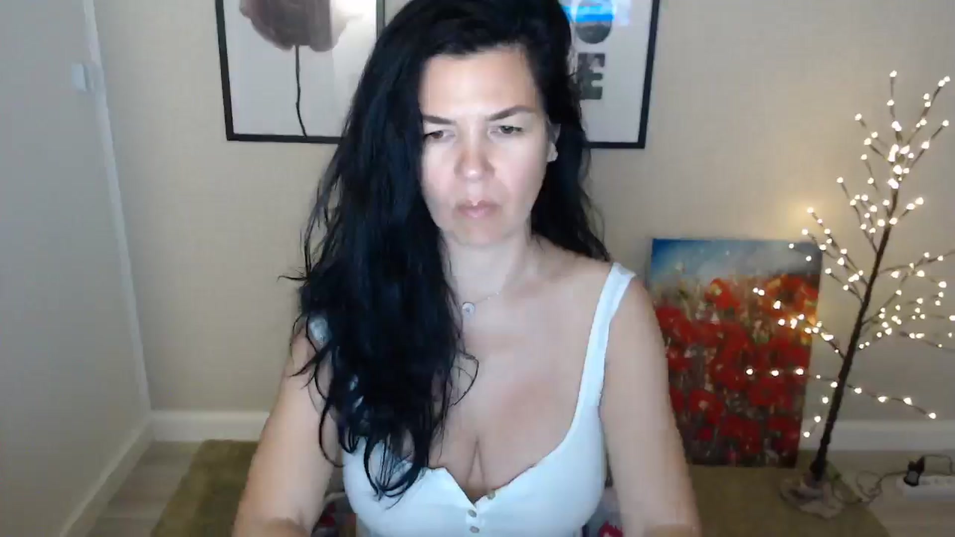 Gallery image thumbnail from Darkella's myfreecams stream on, 01/17/2025, 01:01 image 8 of 20