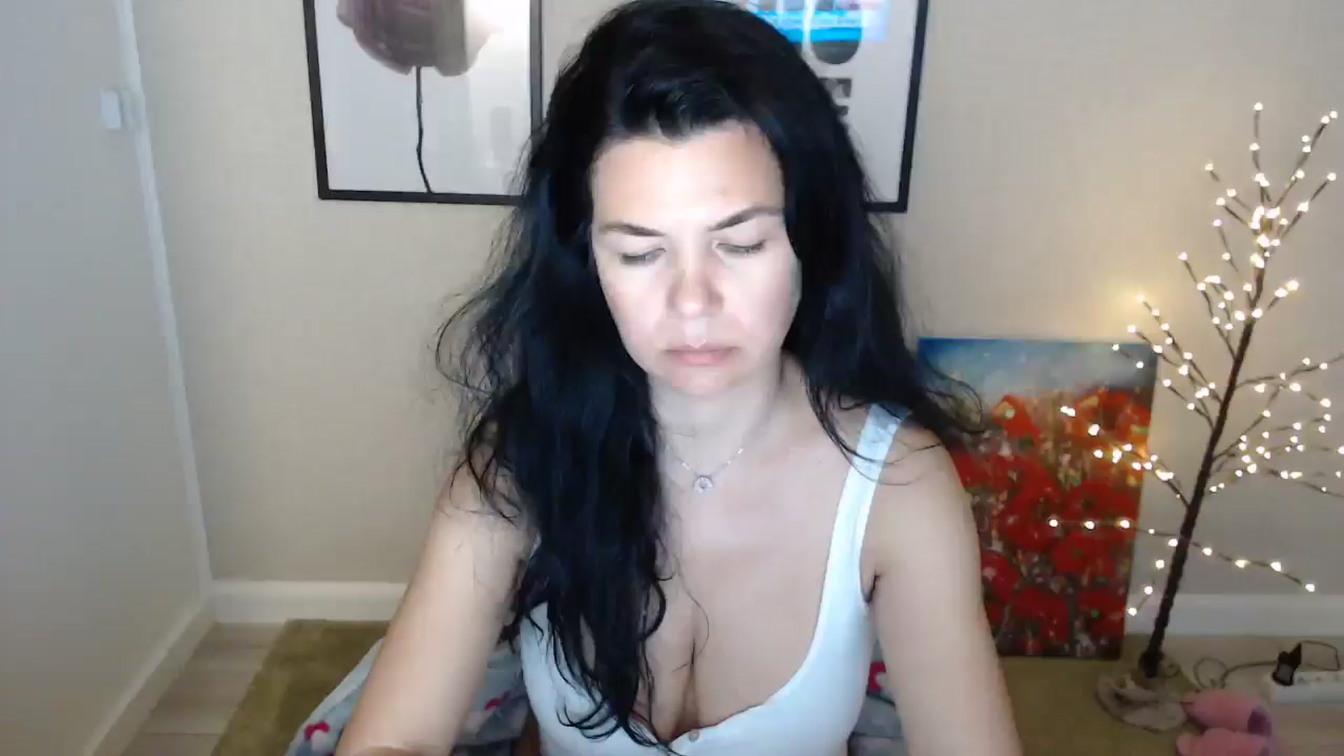 Gallery image thumbnail from Darkella's myfreecams stream on, 01/17/2025, 01:01 image 1 of 20