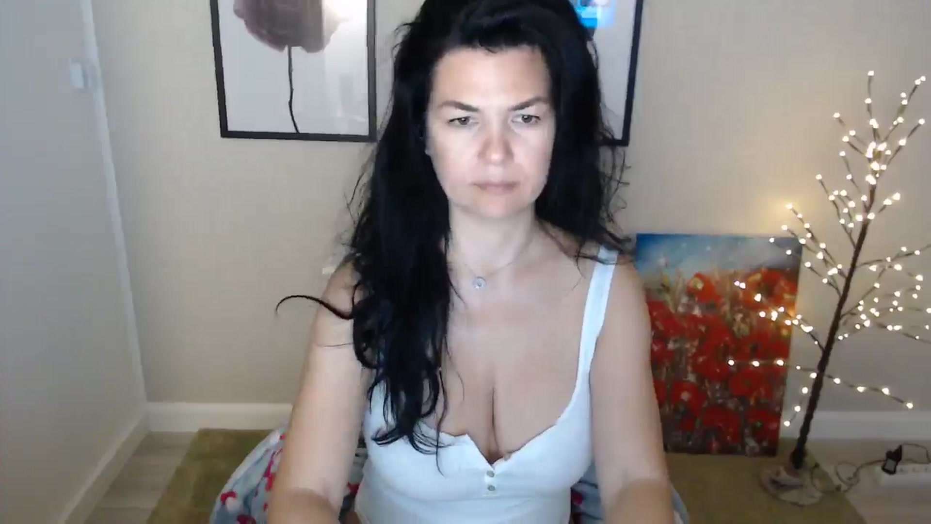 Gallery image thumbnail from Darkella's myfreecams stream on, 01/17/2025, 01:01 image 2 of 20