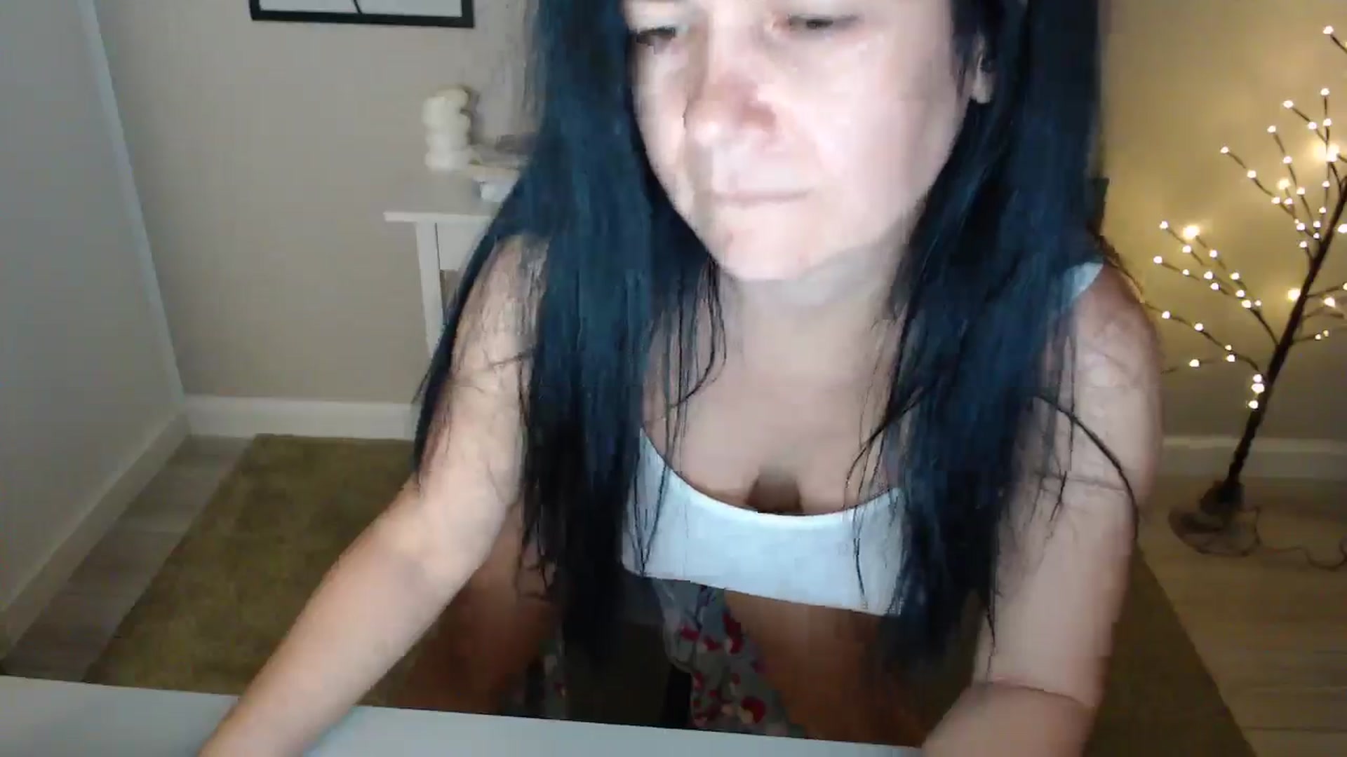 Gallery image thumbnail from Darkella's myfreecams stream on, 01/19/2025, 01:25 image 18 of 20