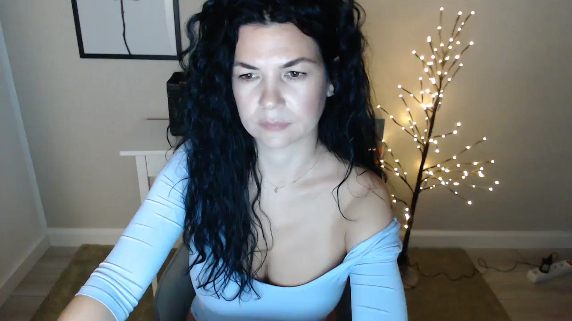 Gallery image thumbnail from Darkella's myfreecams stream on, 01/23/2025, 24:21 image 9 of 20