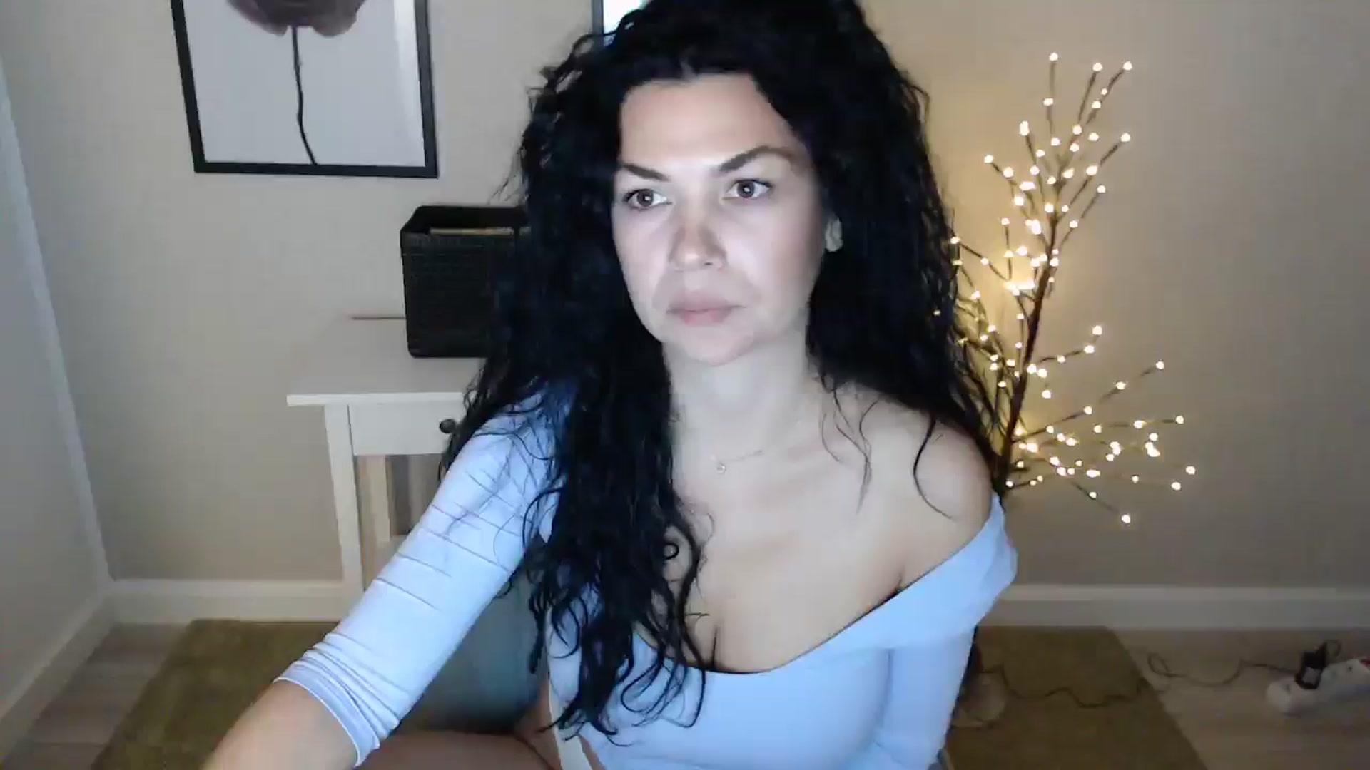 Gallery image thumbnail from Darkella's myfreecams stream on, 01/23/2025, 24:21 image 14 of 20