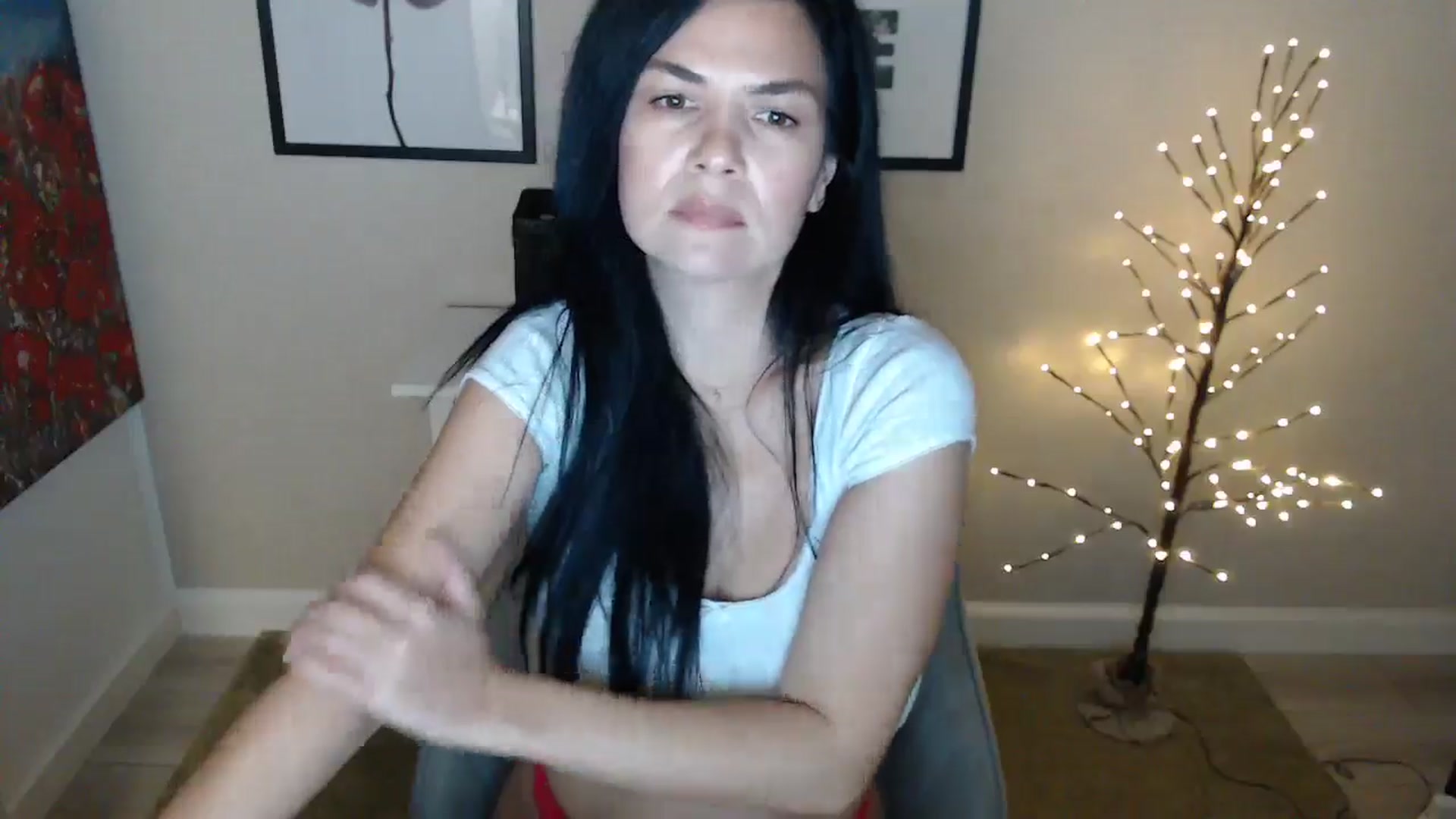 Gallery image thumbnail from Darkella's myfreecams stream on, 01/27/2025, 24:51 image 2 of 20