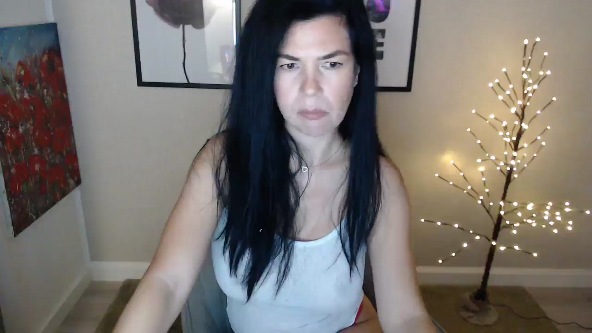 Gallery image thumbnail from Darkella's myfreecams stream on, 02/06/2025, 24:36 image 18 of 20