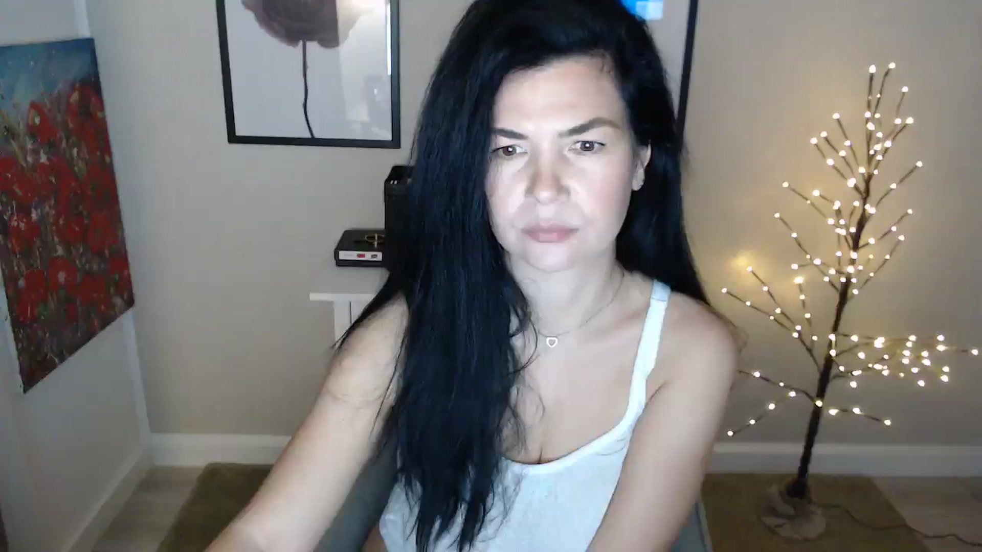 Gallery image thumbnail from Darkella's myfreecams stream on, 02/06/2025, 24:36 image 14 of 20
