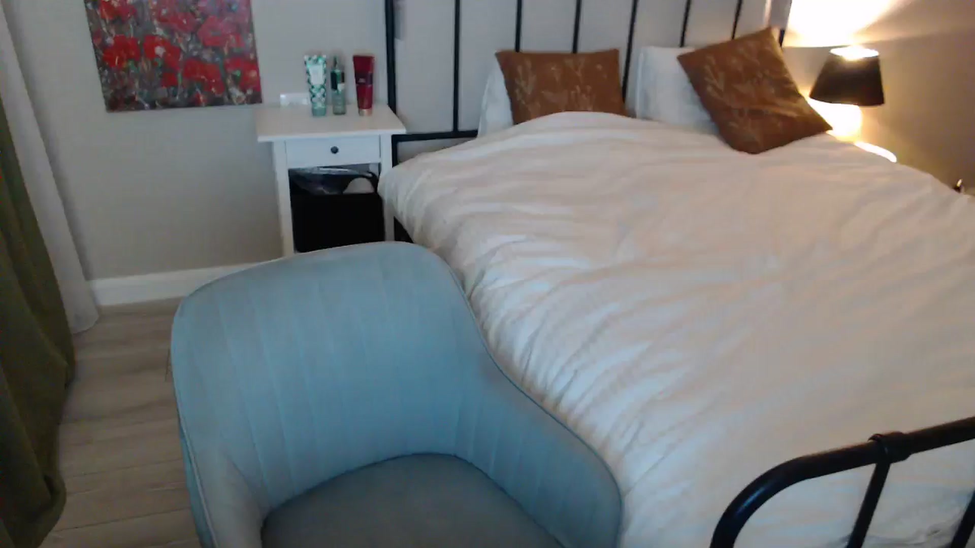 Gallery image thumbnail from Darkella's myfreecams stream on, 04/27/2025, 24:39 image 13 of 20