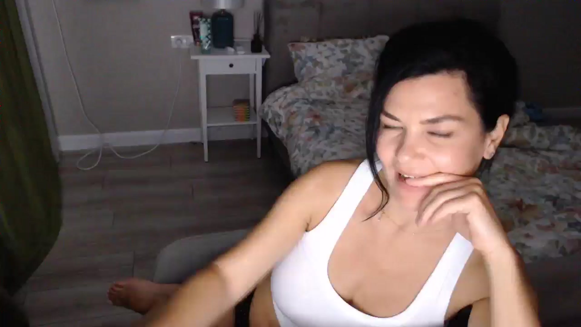 Gallery image thumbnail from Darkella's myfreecams stream on, 10/06/2025, 24:43 image 18 of 20
