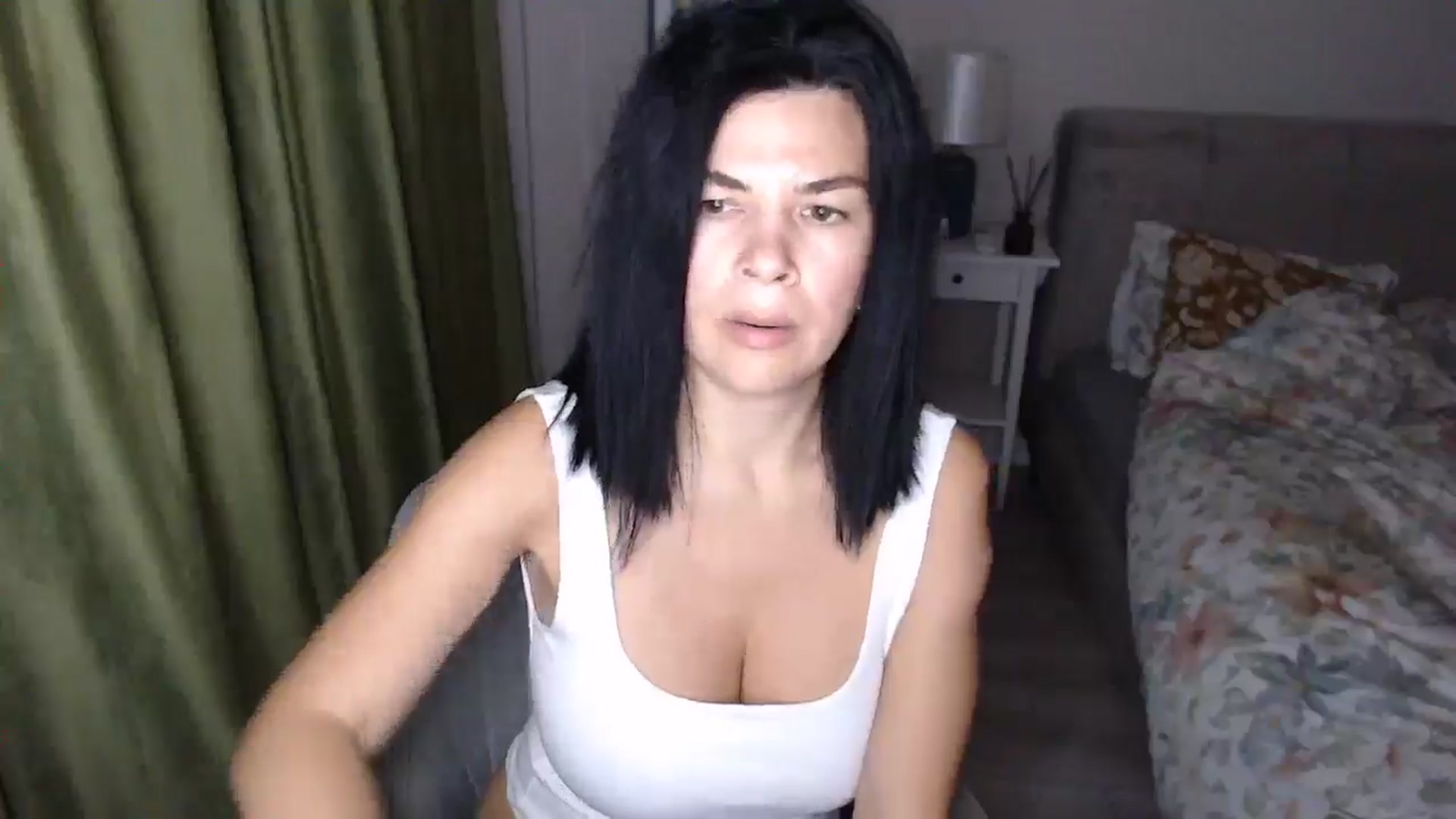 Gallery image thumbnail from Darkella's myfreecams stream on, 10/14/2025, 24:05 image 2 of 20