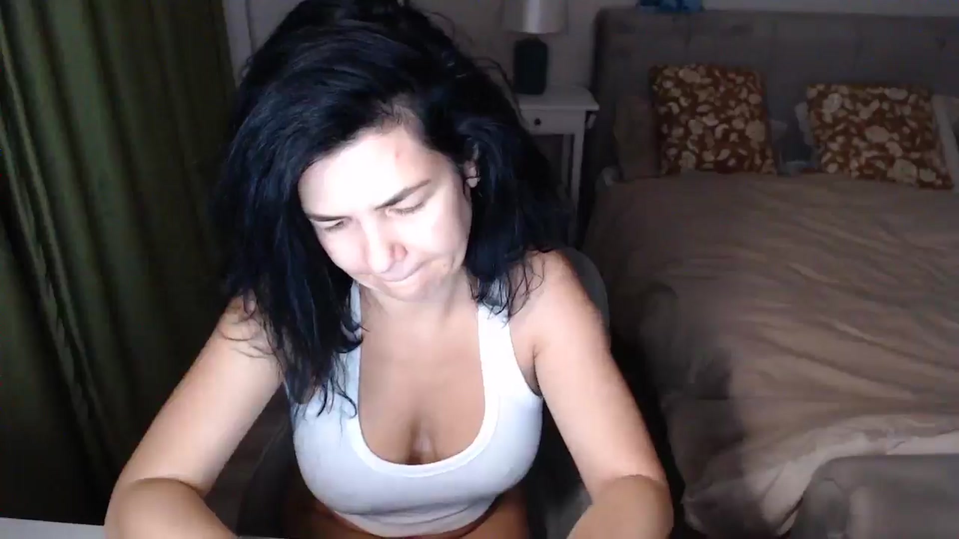 Gallery image thumbnail from Darkella's myfreecams stream on, 11/03/2025, 24:16 image 18 of 20
