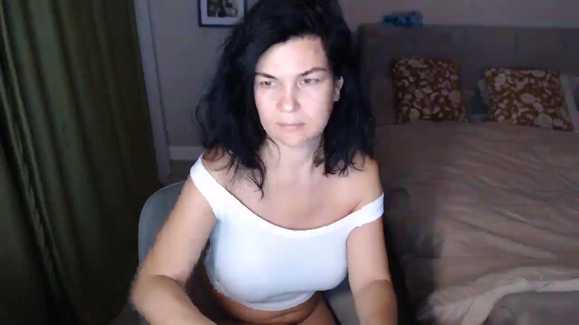 Gallery image thumbnail from Darkella's myfreecams stream on, 11/03/2025, 24:16 image 7 of 20