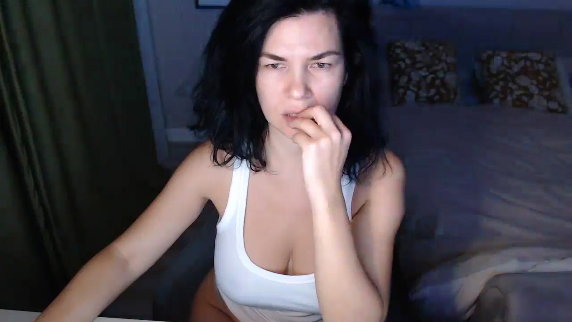Gallery image thumbnail from Darkella's myfreecams stream on, 11/03/2025, 24:16 image 15 of 20