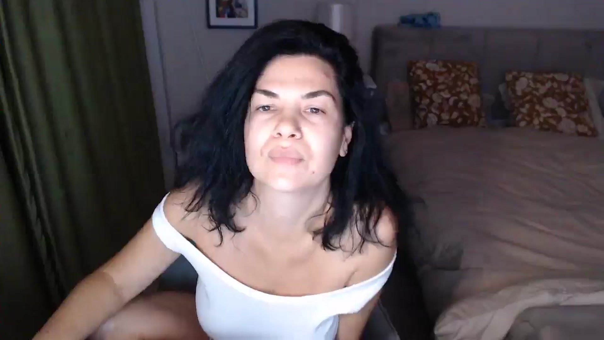 Gallery image thumbnail from Darkella's myfreecams stream on, 11/03/2025, 24:16 image 6 of 20
