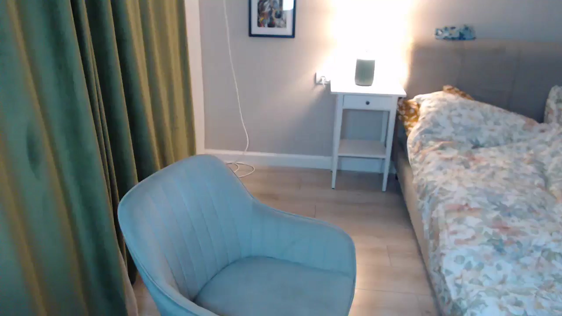 Gallery image thumbnail from Darkella's myfreecams stream on, 11/04/2025, 24:01 image 6 of 20