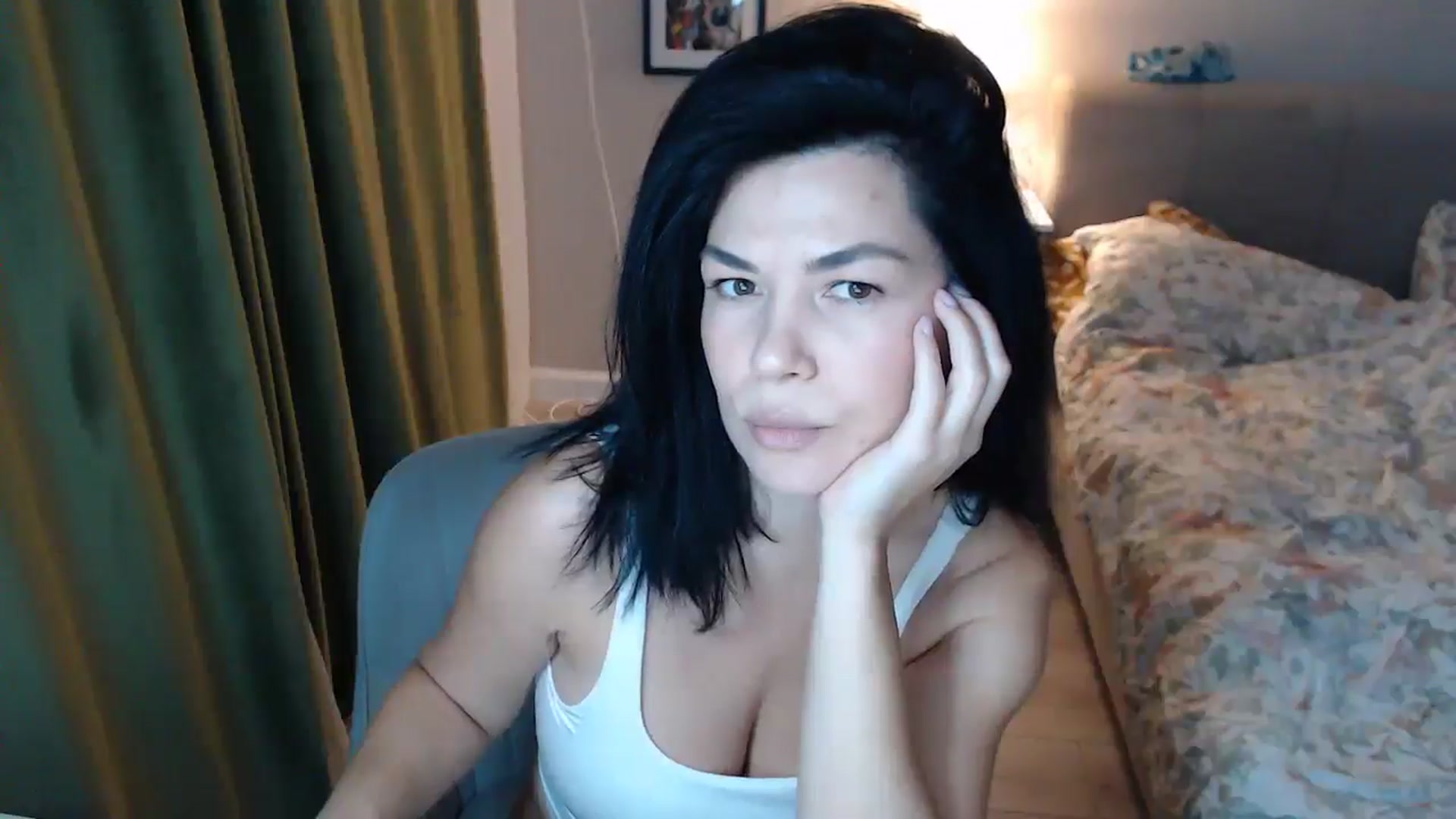 Gallery image thumbnail from Darkella's myfreecams stream on, 11/04/2025, 24:01 image 10 of 20