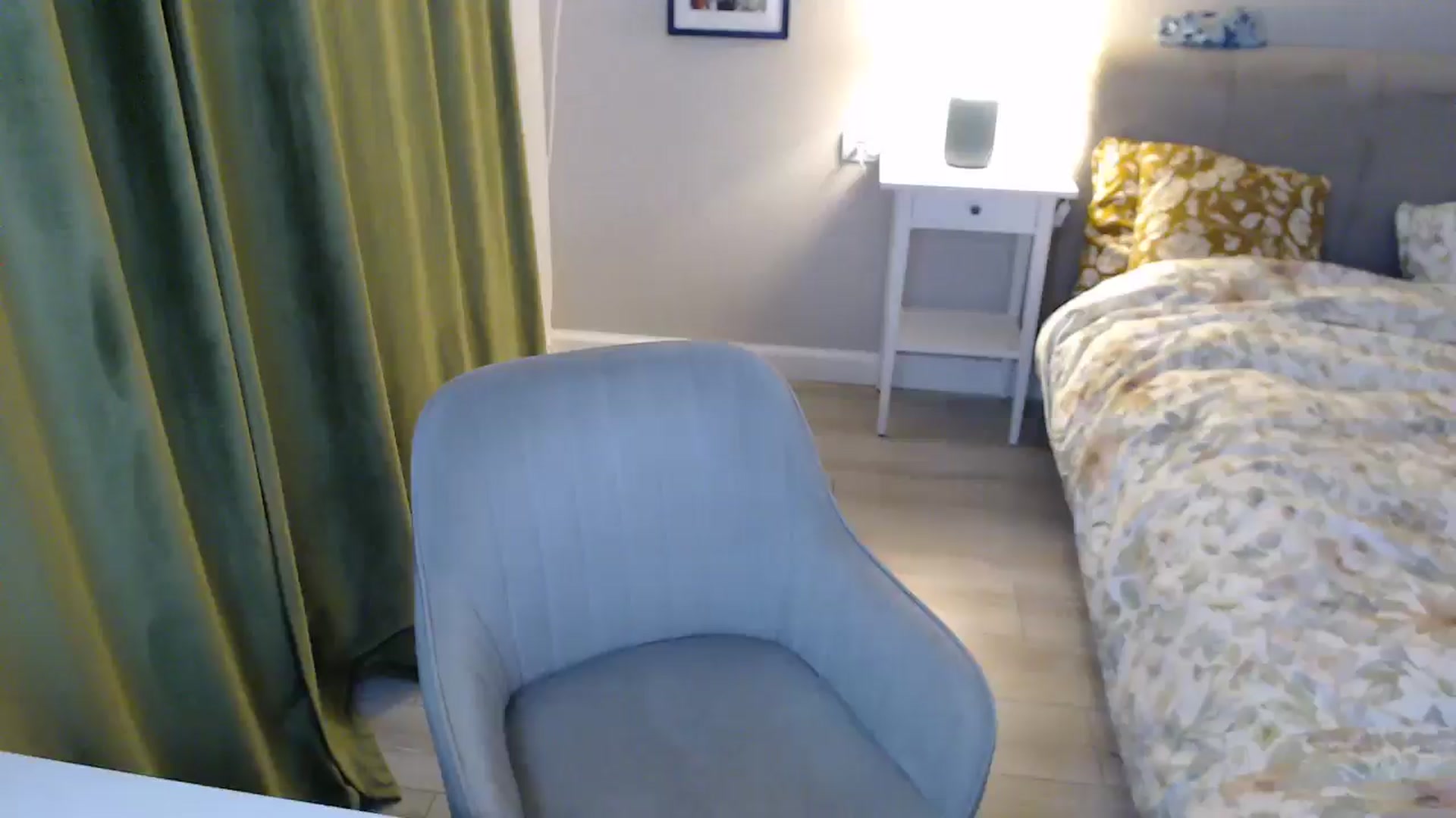 Gallery image thumbnail from Darkella's myfreecams stream on, 11/09/2025, 01:40 image 4 of 20