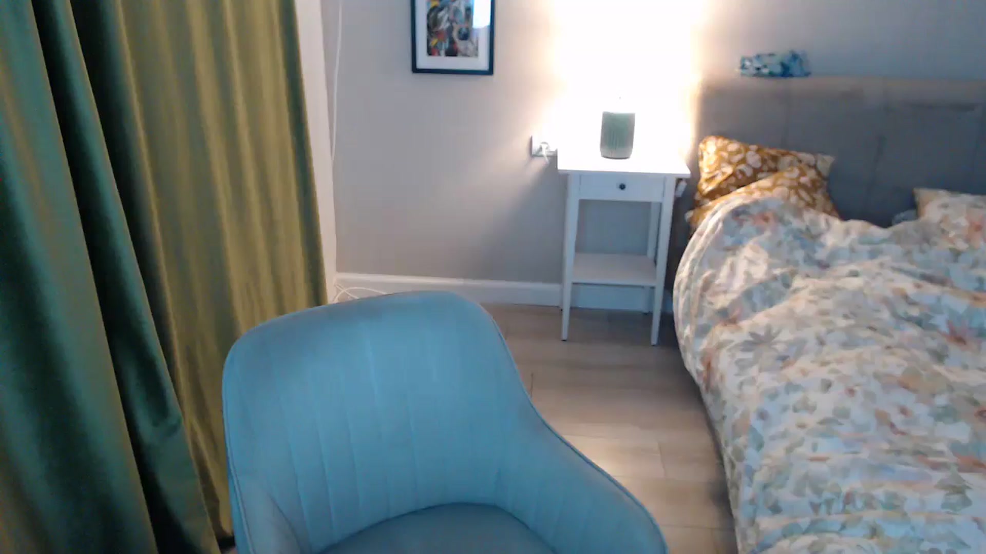 Gallery image thumbnail from Darkella's myfreecams stream on, 11/10/2025, 24:21 image 4 of 20