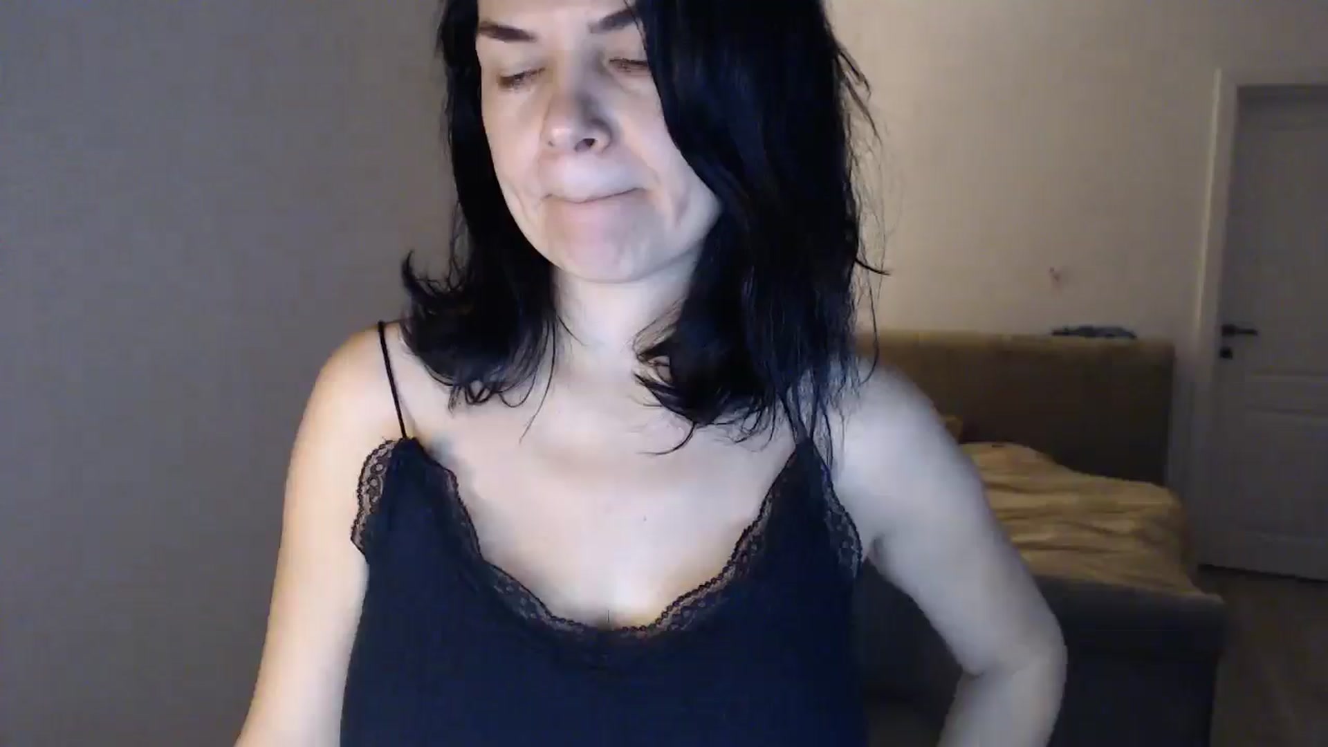 Gallery image thumbnail from Darkella's myfreecams stream on, 12/09/2025, 24:18 image 19 of 20
