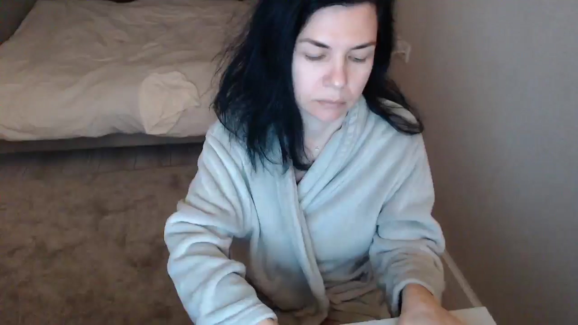 Gallery image thumbnail from Darkella's myfreecams stream on, 04/19/2026, 01:12 image 15 of 20