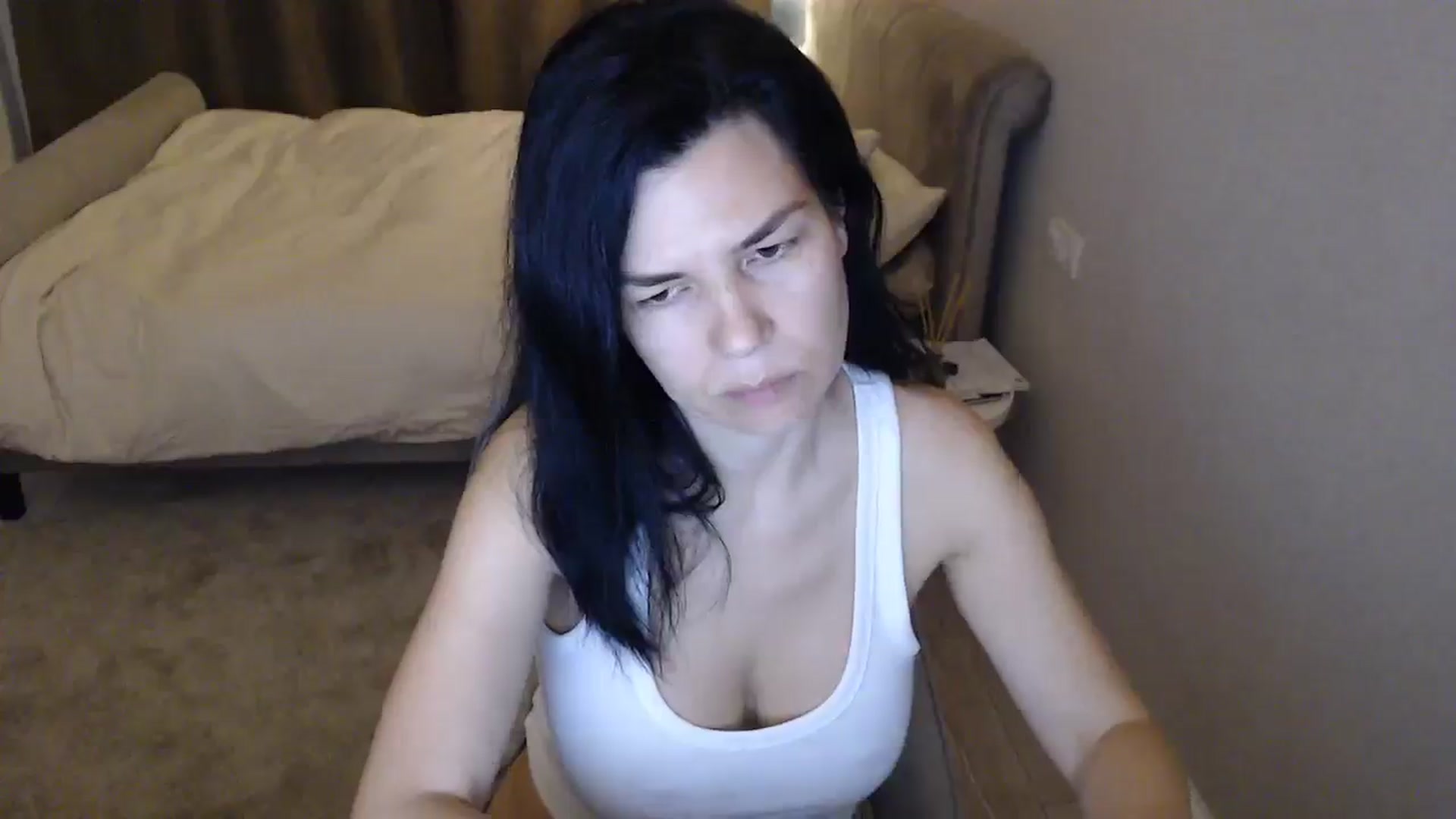Gallery image thumbnail from Darkella's myfreecams stream on, 05/01/2026, 23:43 image 3 of 20