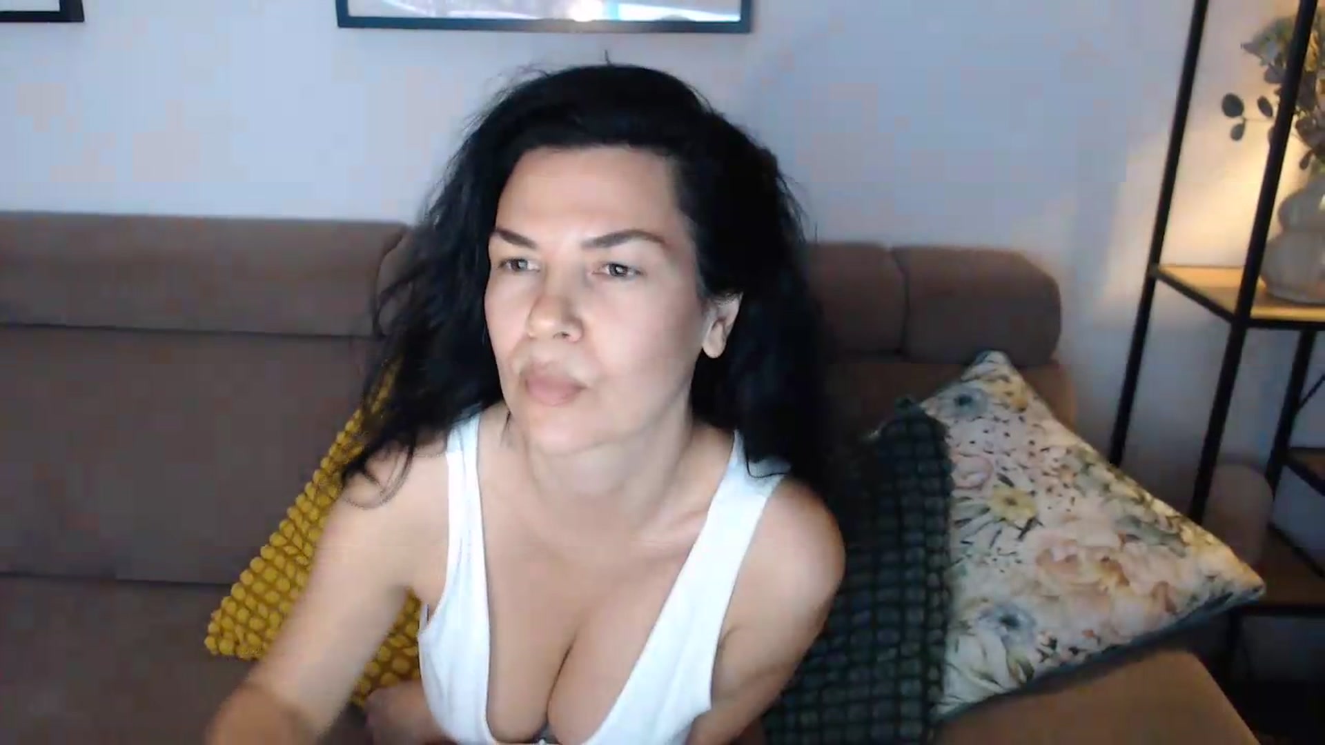 Gallery image thumbnail from Darkella's myfreecams stream on, 06/12/2026, 23:15 image 4 of 20