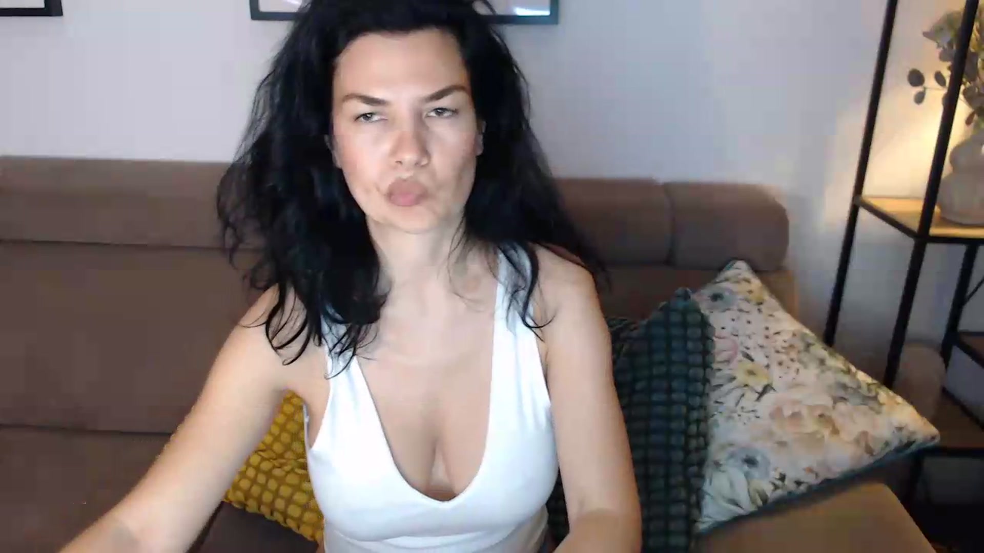 Gallery image thumbnail from Darkella's myfreecams stream on, 06/12/2026, 23:15 image 3 of 20