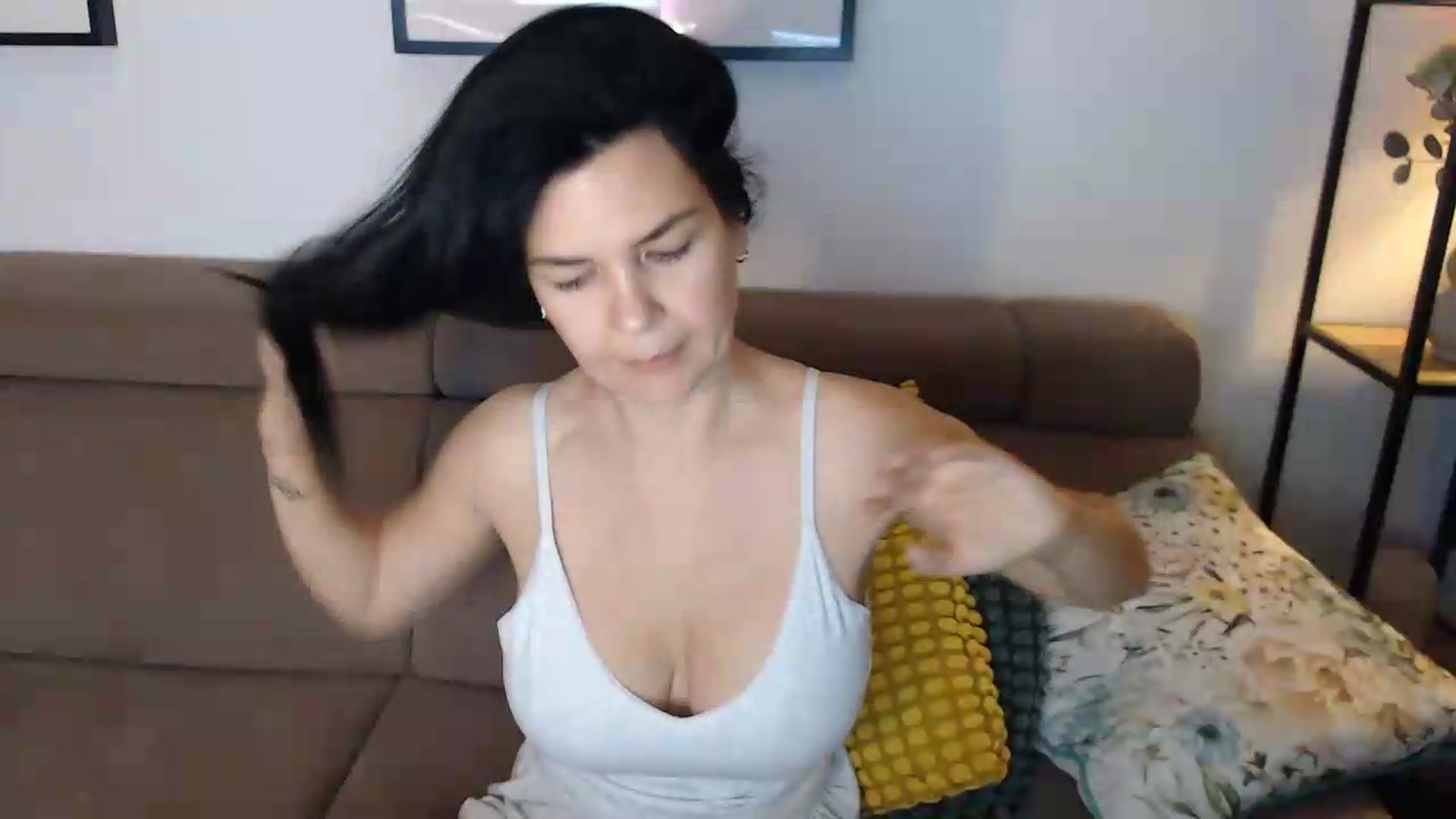 Gallery image thumbnail from Darkella's myfreecams stream on, 06/13/2026, 23:25 image 2 of 20