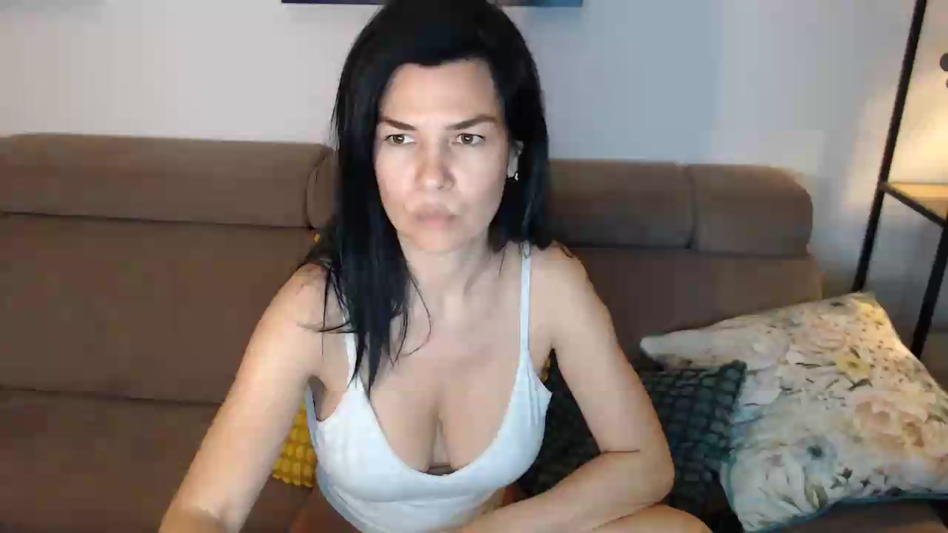 Gallery image thumbnail from Darkella's myfreecams stream on, 06/14/2026, 24:26 image 14 of 20