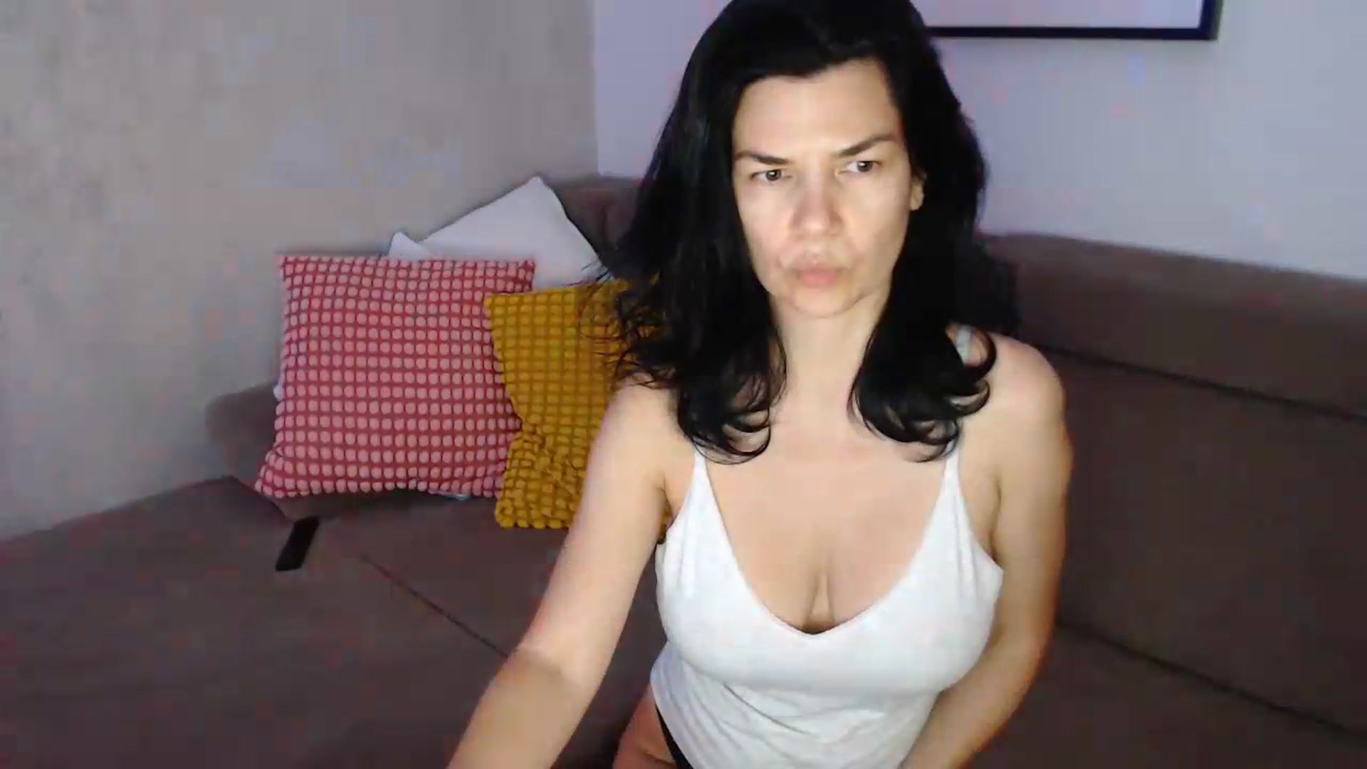 Gallery image thumbnail from Darkella's myfreecams stream on, 06/26/2026, 24:15 image 7 of 20