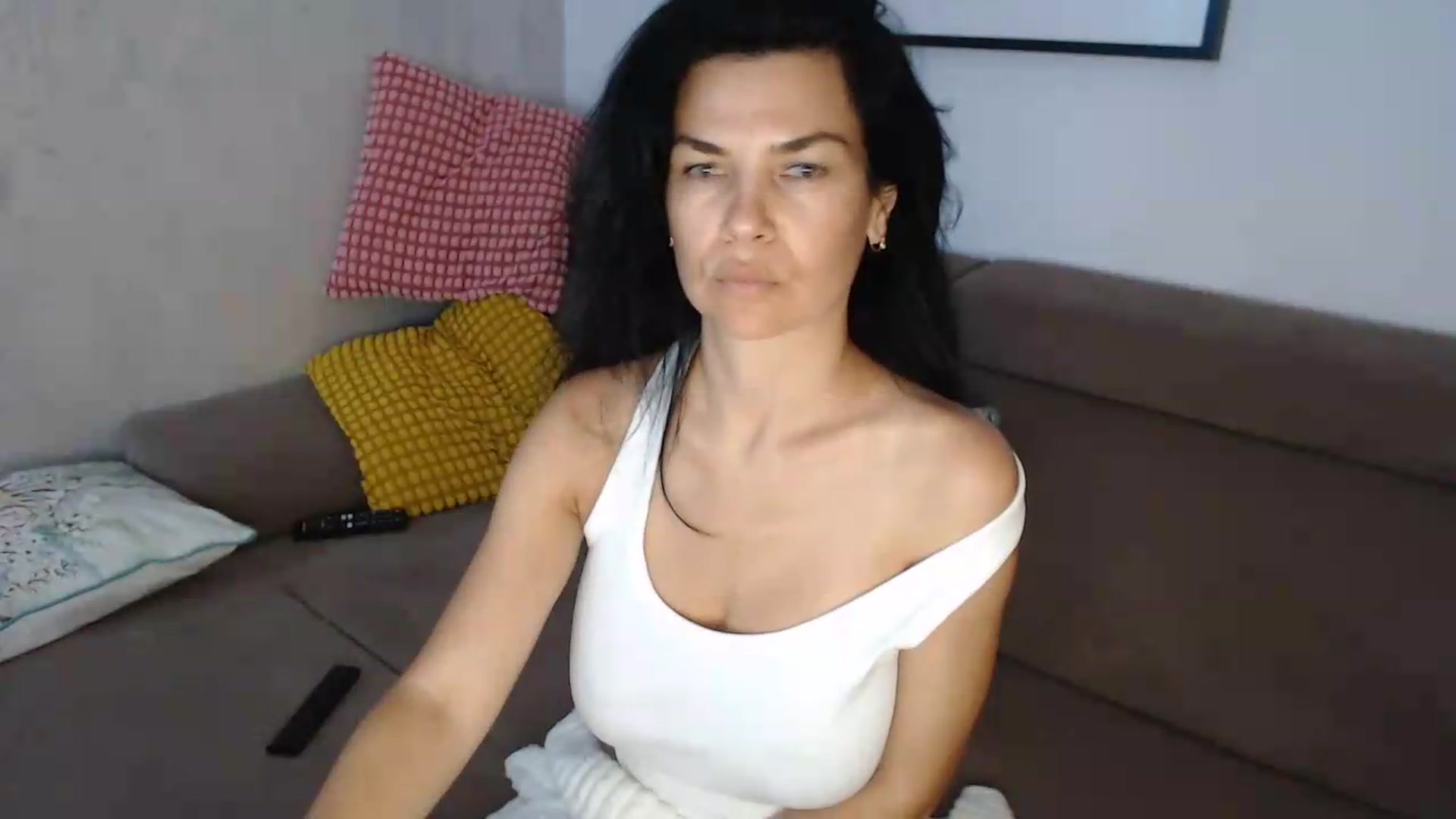 Gallery image thumbnail from Darkella's myfreecams stream on, 07/05/2026, 22:03 image 12 of 20