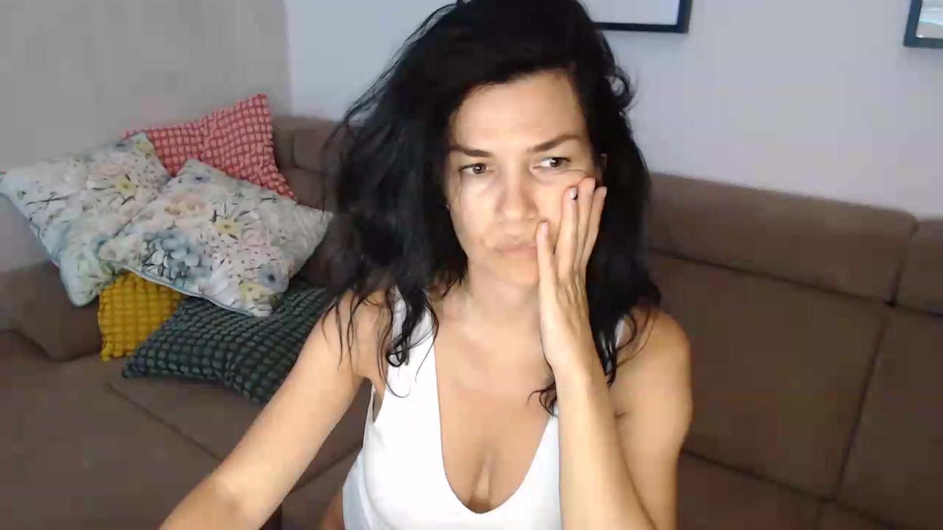 Gallery image thumbnail from Darkella's myfreecams stream on, 07/09/2026, 22:30 image 17 of 20